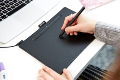 Wacom Intuos M piirtopöytä (musta)