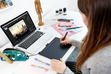 Wacom Intuos M piirtopöytä (musta)