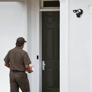 Ring Floodlight Cam Plus turvakamera (musta)