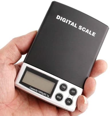 Digitaalinen mini-asteikko taskussa musta