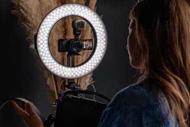 Sony digitaalinen vlog kamera ZV-E10L