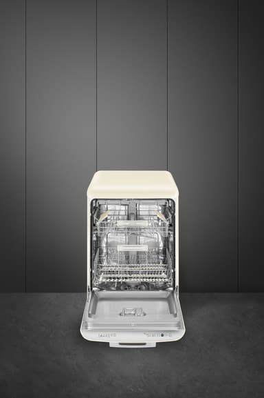 Smeg 50’s Style astianpesukone LVFABCR3 (kerma)