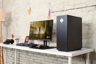HP Omen 25L i7-11/16/1000/3070TI pelitietokone