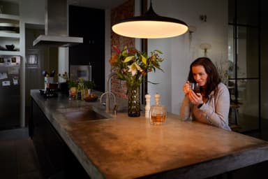 Philips Hue Cher riippuvalaisin (musta)
