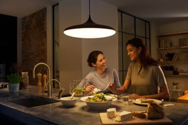 Philips Hue Cher riippuvalaisin (musta)