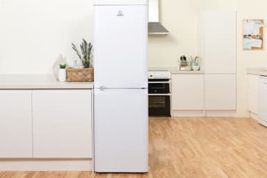 Indesit jääkaappipakastin CAA551