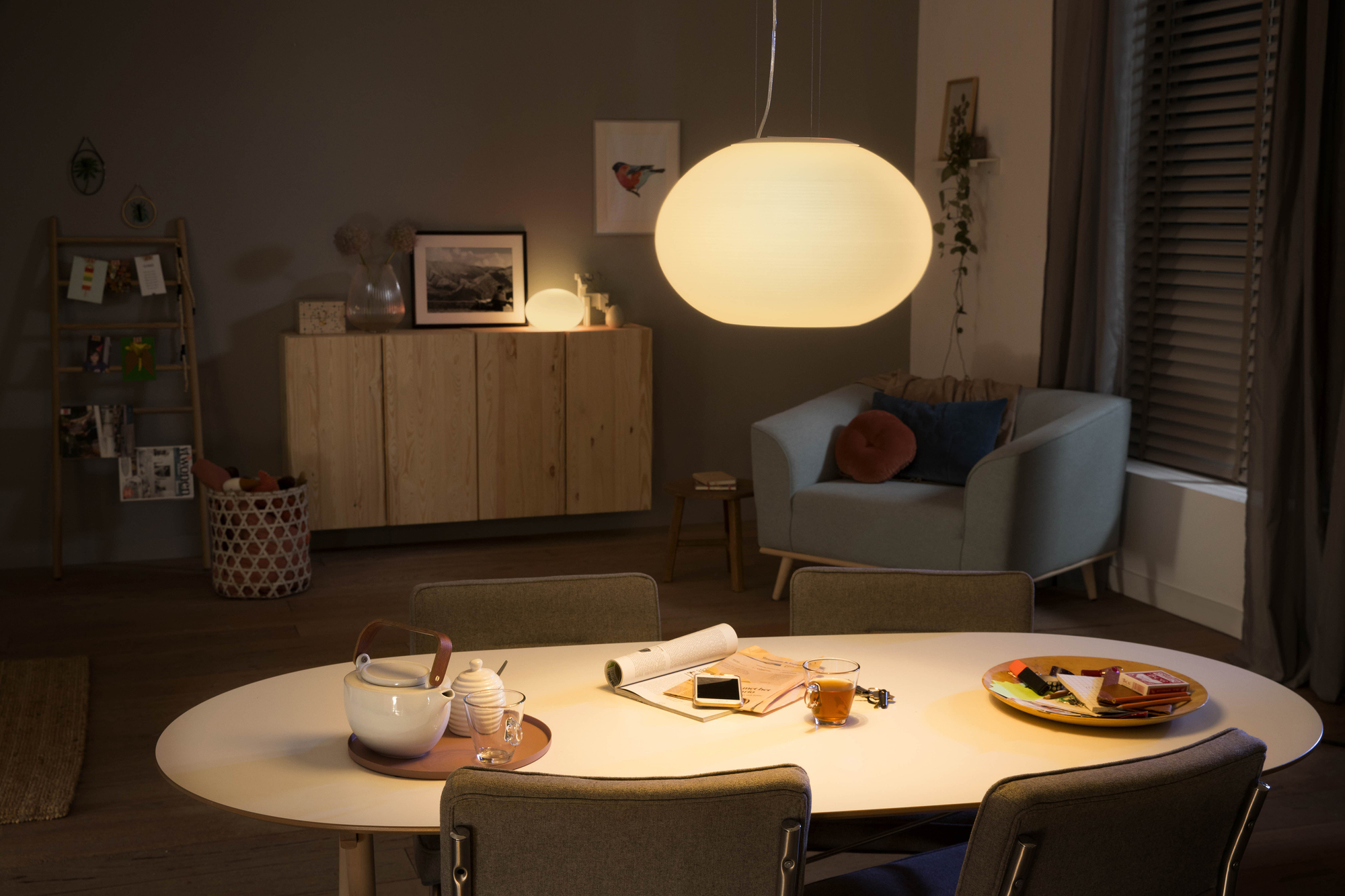 Philips Hue Flourish riippuvalaisin valkoinen 24V