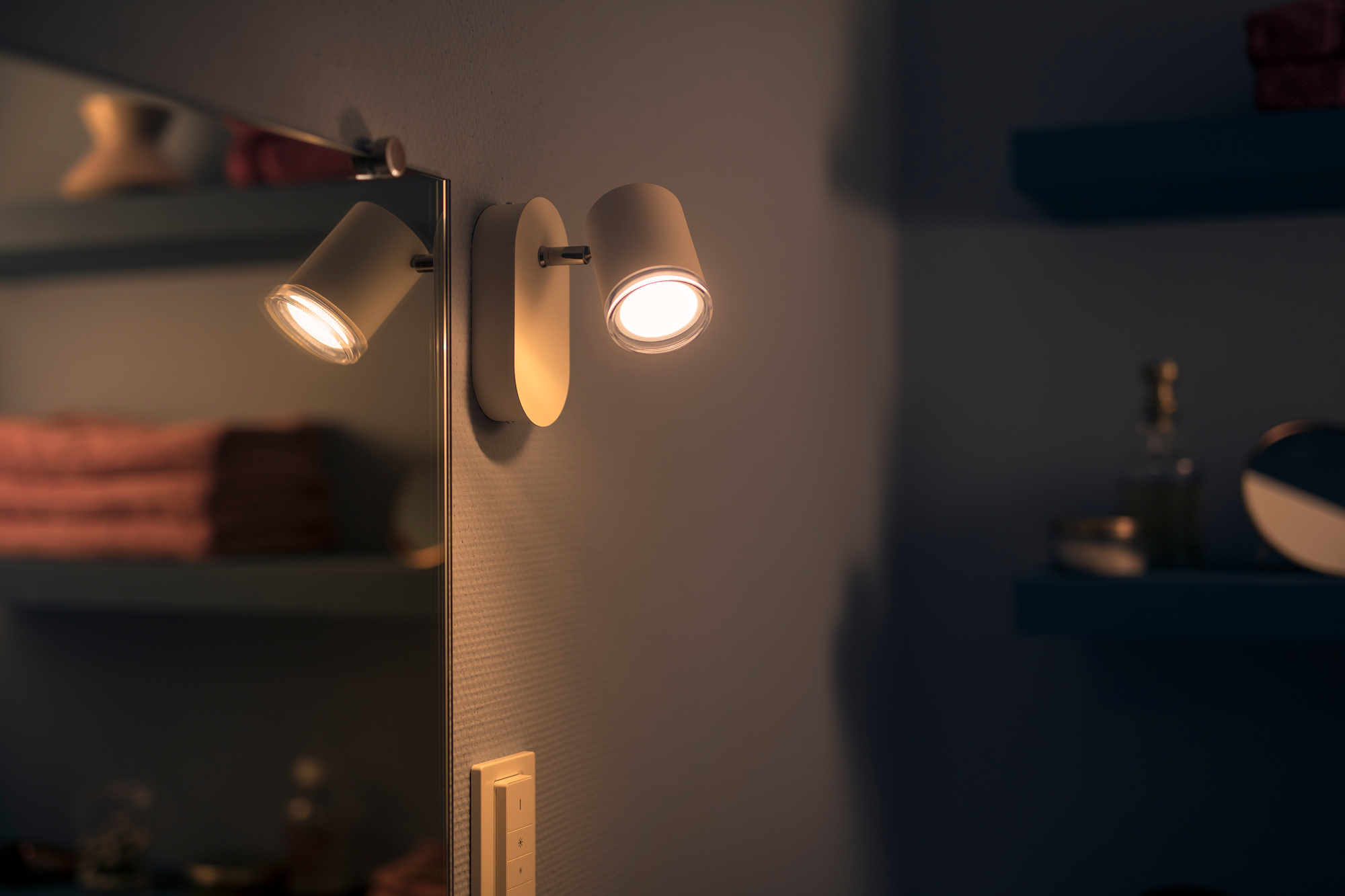 Philips Hue Adore spottivalo valkoinen 5 W
