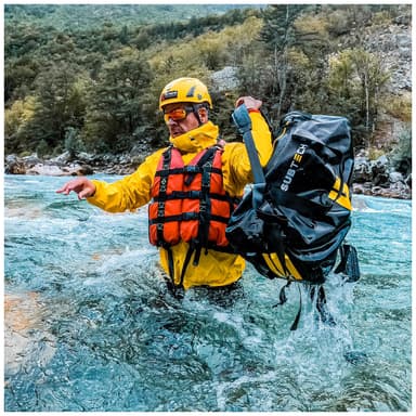 Subtech Sports Pro Drybag 45L reppu (musta sarja)