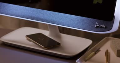 Poly Studio P21 21" Display videoneuvottelulaite