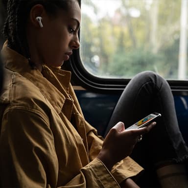 Apple AirPods Pro kuulokkeet MagSafe-kotelolla