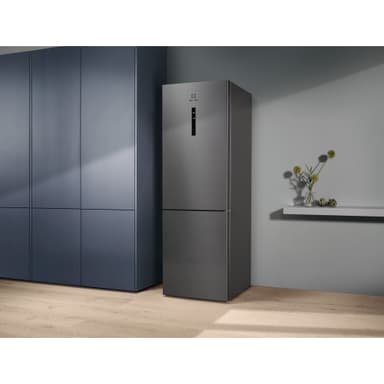 Electrolux Jääkaappi-pakastin yhdistelmä LNT9MD32X3 (Teräs)