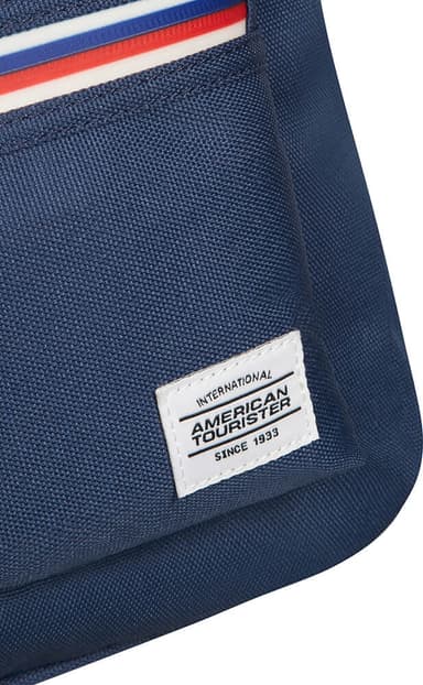 American Tourister Upbeat 14,1" reppu (laivastonsininen)