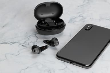 STREETZ True Wireless Stereo in-ear, dual earbuds, charge case, black