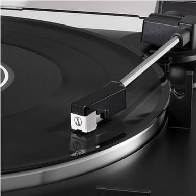 Audio Technica Täysautomaattinen hihnavetoinen levysoitin AT-LP60XBK