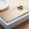 Matkapuhelimen kuori metallireunoilla iPhone 12 Pro Kulta