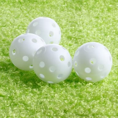 Harjoittelugolfpalloja rei'illä 10 kpl Valkoinen