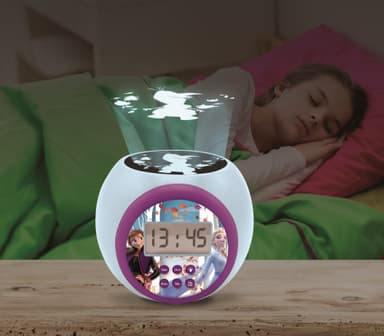 Herätyskello, jossa on yksisarvinen yövalo, jossa on 3D-muotoilu ja äänitehosteet.