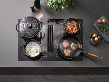Miele Induktiokeittotaso integroidulla liesituulettimella KMDA 7676 FL-U BlackPerfection