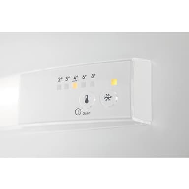 Electrolux jääkaappi pakastinlokerolla LFB3AF82R integroitava
