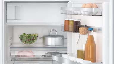 Bosch jääkaappi pakastinlokerolla KUL22ADD0