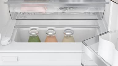 Bosch jääkaappi pakastinlokerolla KUL22ADD0