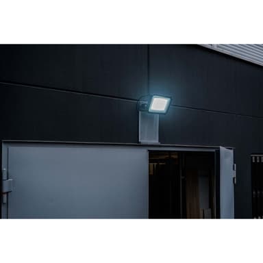 brennenstuhl LED-kohdevalo JARO 7060 / LED-valonheitin 50W ulkokäyttöön (LED-ulkovalo seinäasennukseen, 5800lm, valmistettu korkealaatuisesta alumiinista, IP65)
