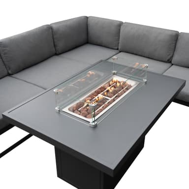 Modulaarinen puutarhakalusteet tulipesällä