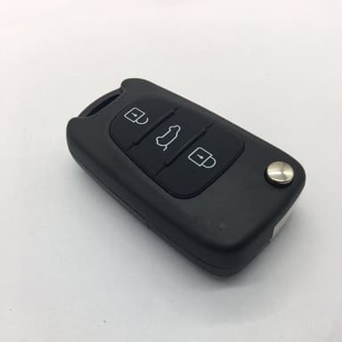 Taitettava auton avainkuori HYUNDAI Kialle 3-painikkeella Musta