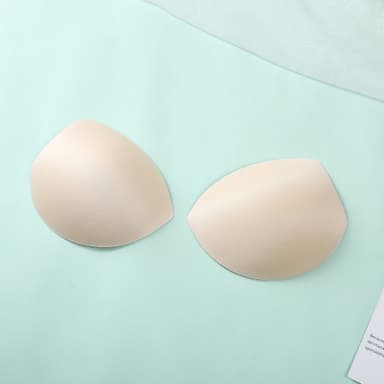 1 pari vaihdettavia rintaliivien pehmusteita Beige