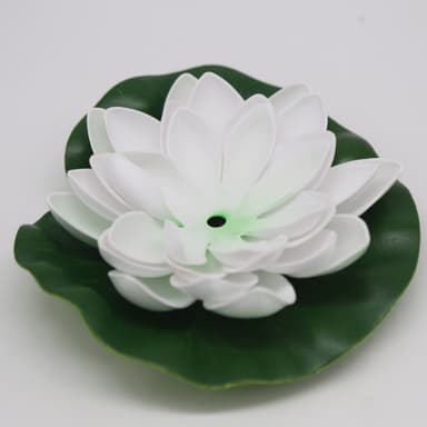 Aurinkosuihkulähdepumppu Lotus-muodossa Valkoinen