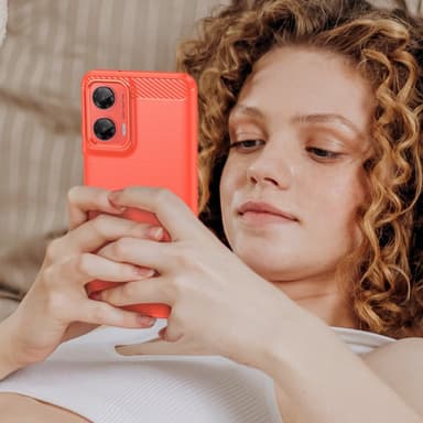 SKALO Motorola Moto G35 5G Armor Carbon Iskunkestävä TPU suojakuori - Punainen