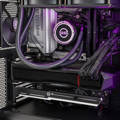 PCSpecialist Fusion A95D R95X3D-7/32/2000/RX7900XTX pelitietokone