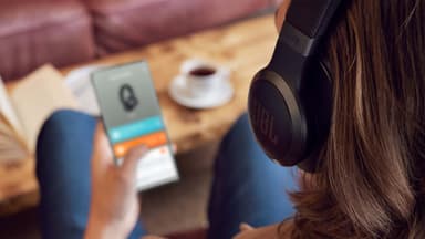 JBL Live 775NC langattomat around-ear kuulokkeet (musta)