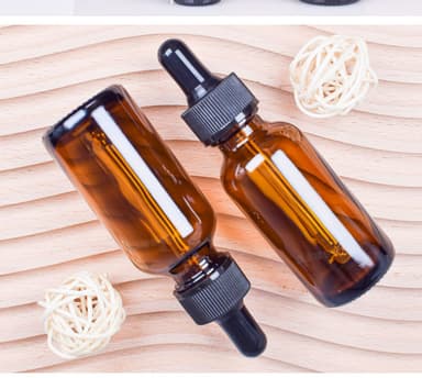 Uudelleen täytettävä pipetillä varustettu pipettipullo Ruskea 15 ml
