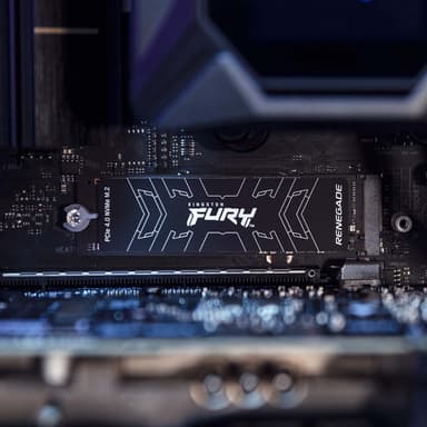 Kingston FURY Renegade NVMe SSD muisti jäähdytyselementillä (4 TB)