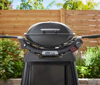 Weber Q2800N+ kaasugrilli 1501125 (musta)
