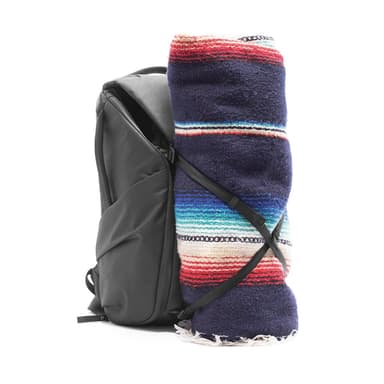 Peak Design Everyday reppu V2 20 L (musta)