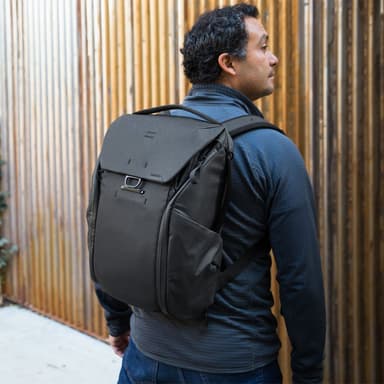 Peak Design Everyday reppu V2 20 L (musta)