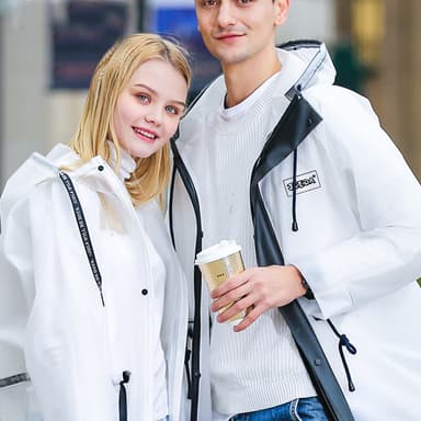 2 kpl uudelleenkäytettävä TPU-sadetakki, vedenpitävä sadeponcho hupulla pariskunnalle