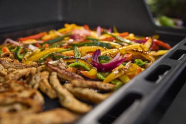 Weber Spirit E-410 kaasugrilli 1501024 (musta)