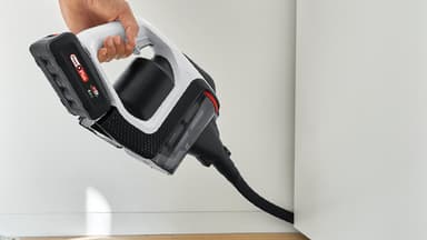 Bosch Unlimited 8 johdoton varsi-imuri BSS821VNE4