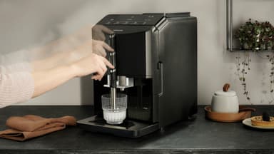 Siemens EQ300 kahvinkeitin TF301E09 (pianomusta)
