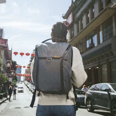 Peak Design Everyday reppu V2 30 L (harmaa)