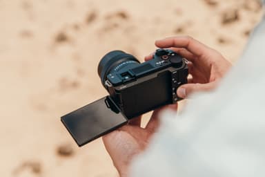 Sony ZV-E10 II peilitön järjestelmäkamera + 16-50 mm objektiivi