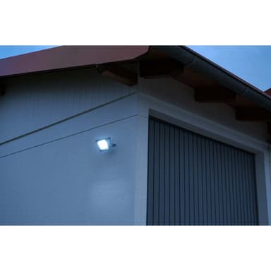 brennenstuhl LED-kohdevalo JARO 4060 / LED-valonheitin 30W ulkokäyttöön (LED-ulkovalo seinäasennukseen, 3450lm, valmistettu korkealaatuisesta alumiinista, IP65)