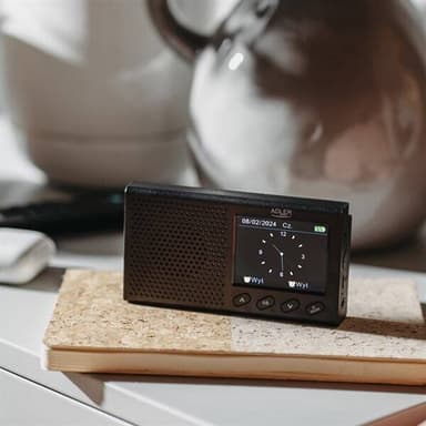 Adler kannettava kelloradio Bluetoothilla – Tyylikäs yhdistelmä musiikkia ja aikaa