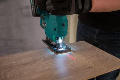 Akku-Stichsäge VPower 20V – Komplettset mit 2.0Ah Akku, Schnellladegerät, Sägeblättern, Parallelführung und Aufbewahrungstasche