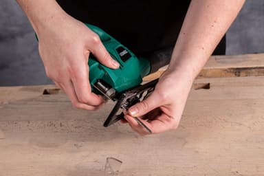 VONROC Stichsäge 550 W – Schnellwechselsystem – inkl. 5 Sägeblätter (Made in Germany) für Holz und Metall