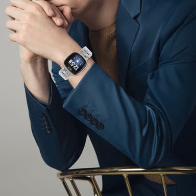 Ruostumattomasta teräksestä valmistettu kellohihna Fitbit Versa3/4/Sense 2:lle Hopea